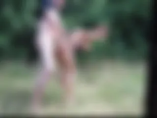 Türkin läßt sich im Freien ficken !