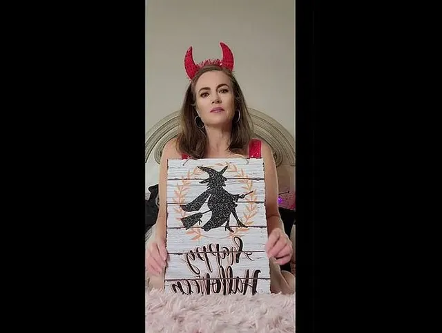 Süßes oder Saures mit der sexy roten Teufelin Nikki ??