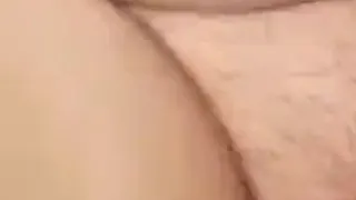 Geil von der Fickmaschine besorgen lassen auf der Couch