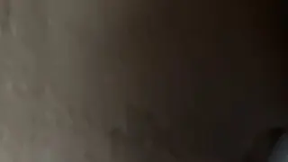 Ein Spielzeug heimlich im Bett ausprobiert.... seht zu