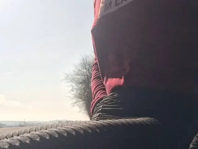 Dildo play outdoor an der Strasse