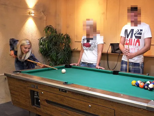 2 Orgasmen vor 5 Zuschauern!