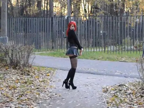 gothic upskirt blinkende draußen ohne Höschen