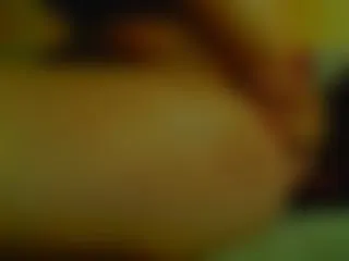 kim is geil und reibt ihr frosch