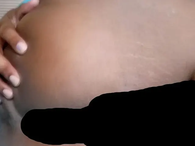 VIRGIN TEEN PENETRATES USING DILDO 1ST TIME