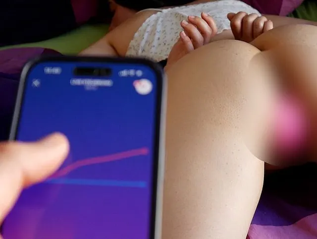 Meine devotesten Fantasien werden wahr! Gefesselt während der Vibrator in mir Steckt!