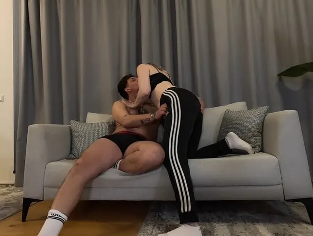 18-jähriger USER AUF DER CASTING COUCH – Gleichzeitig ABGESPRITZT ´das hatte ich noch nie!!!