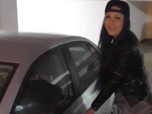 Erwischt - in der Tiefgarage gefickt !