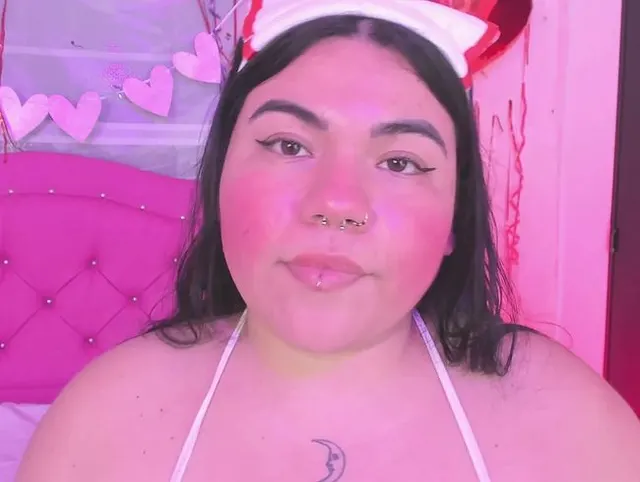 nurse teaches joi, in Colombian caneto and speaking Spanish to a patient whose balls hurt