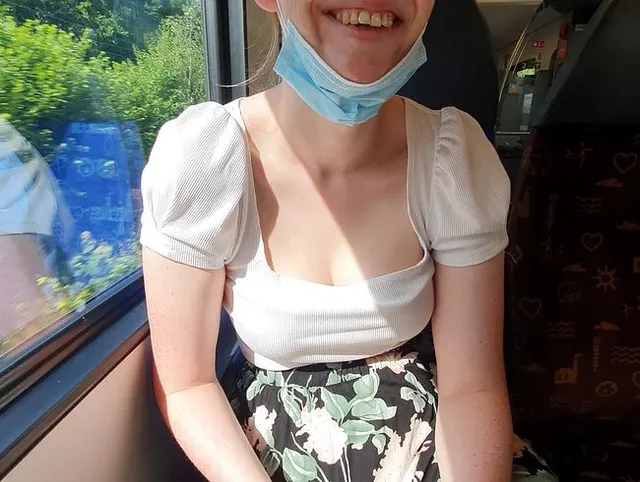 Auf die Bahn warten mit Lisa!!!!!!!!