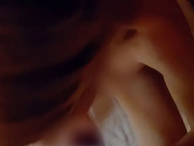 Heute ist Mona so richtig geil auf wilden Spass und bläst geil in der Sauna