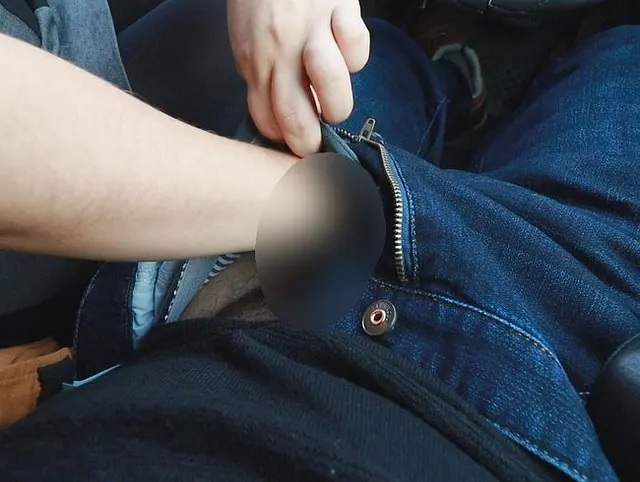 Handjob und Blowjob im Auto, aber keiner wird uns sehen? Komm auf mich ...
