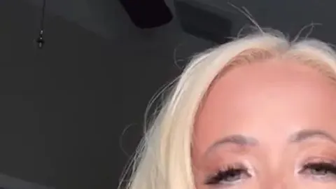 Ich ficke meine saftige Muschi mit einem XXL-Dildo