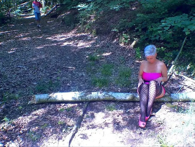 Spontan blase ich dem Typen Outdoor die Eier leer beim Joggen