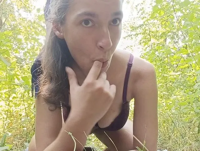 Dildo blasen und Pussy masturbieren
