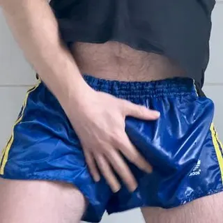 Profilbild von adidasshortsguy