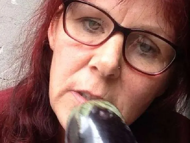 Schau mir zu  Aubergine