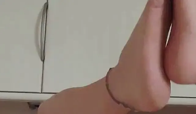 Erotischer Mittag in Feinstrumpfhose