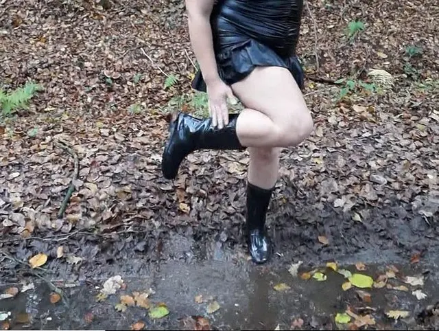 Dreckig, Dirty und absolut versaut Schlamm und Sekt Aktion in Gummistiefel (User Wunsch)