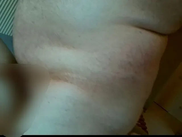 Ich erwischte meine Stiefmutter beim Masturbieren sie war so geil