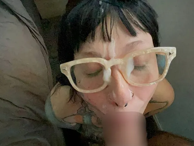 Dicke Spermaladung für mein Gesicht