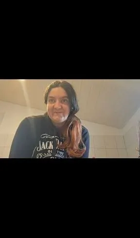 Was ich mich getraut habe?! Mein erstes Mal Handjob online