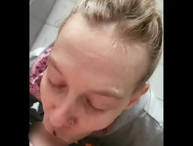 Spontan Blowjob mit abspritzen in meinem Mund