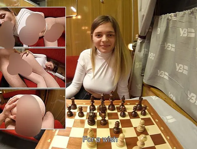 Das sexy Mädchen wurde im öffentlichen Zug gefickt, nachdem es im Schach verloren hatte