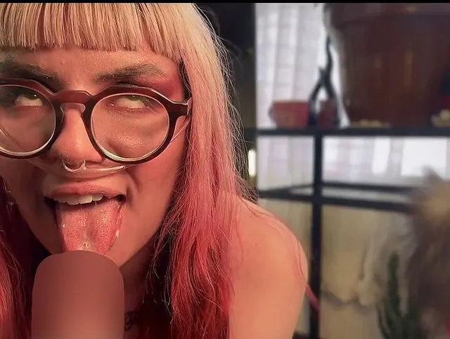 Sehr schmutziger POV-Blowjob mit Speichel, willst du sehen, wie weit ich gehen kann?