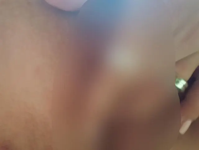 Ich massiere meine feuchte Pussy!