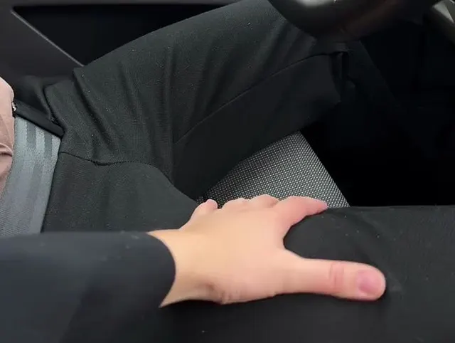 Blow job nach einem zufälligen Treffen am Straßenrand (Autopanne)
