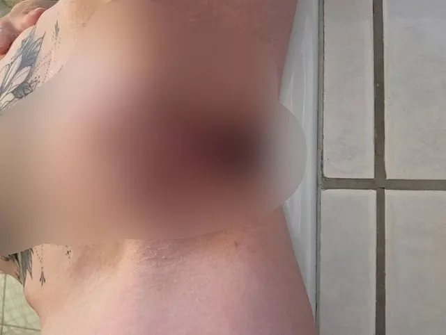 Fuck-Breitbeinig auf dem Wannenrand#ich Mastubiere ????