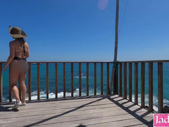 Hausgemachter öffentlicher Fick und Creampie für Pärchen
